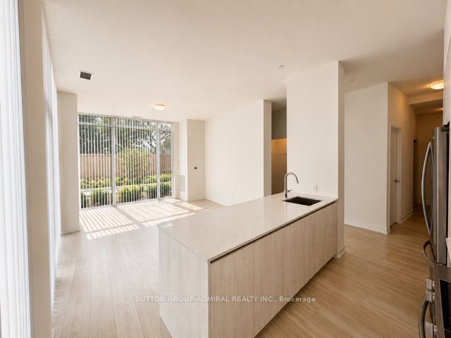 5858 Yonge Street TH10