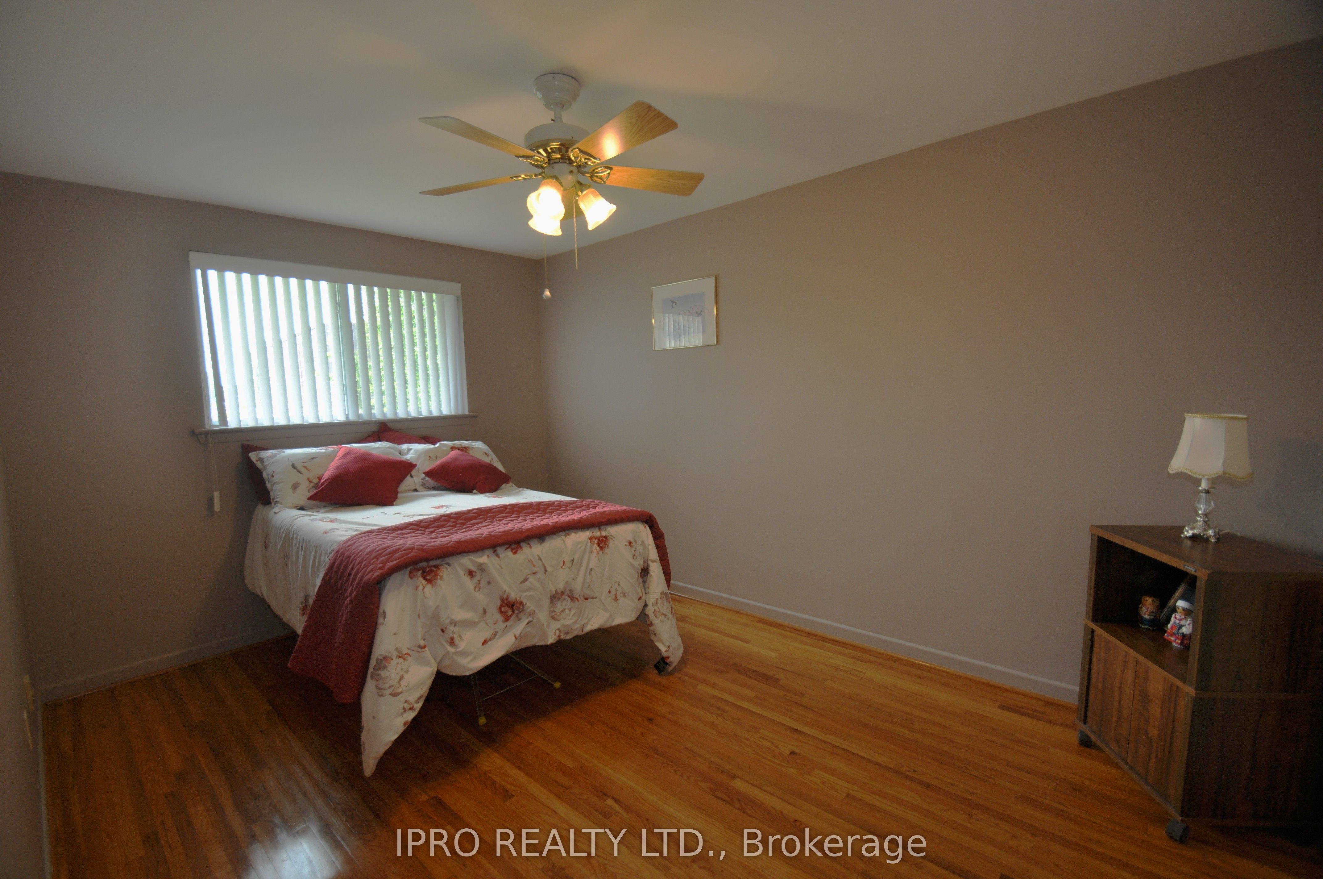 2285 Wyandotte Drive