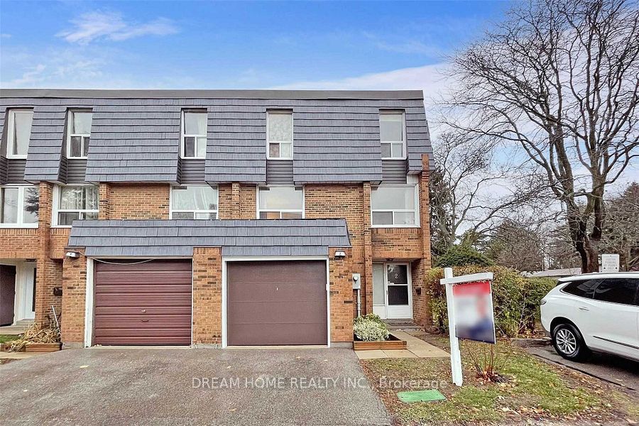 Photo 1 of 30 — 2 Renata Royal Way, Toronto, ON M2H 1K9