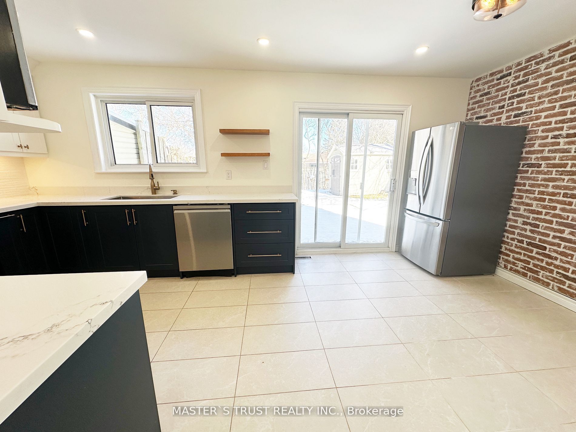 802 Greenfield Crescent