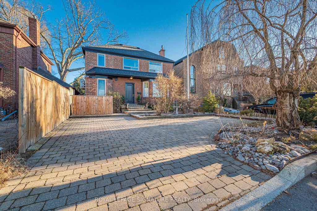 Photo of 47 Don Valley Drive, Toronto, ON M4K 2J1 (MLS # E13001576)