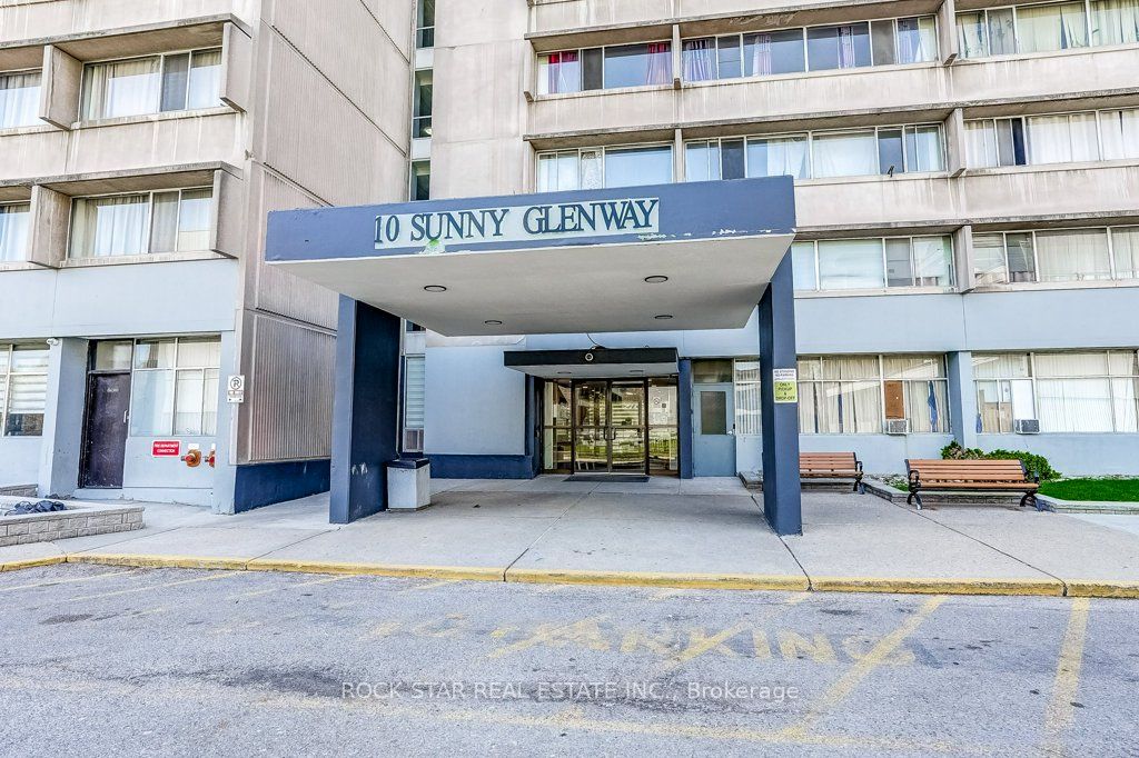 Photo of 10 Sunny Glenway #1711, Toronto, ON M3C 2Z3 (MLS # C13597902)