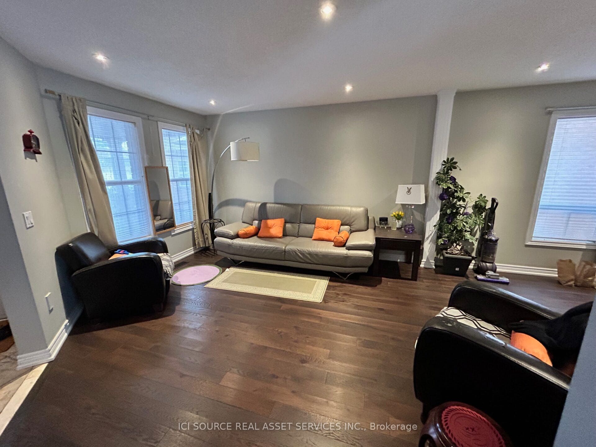 5579 Creditrise Place