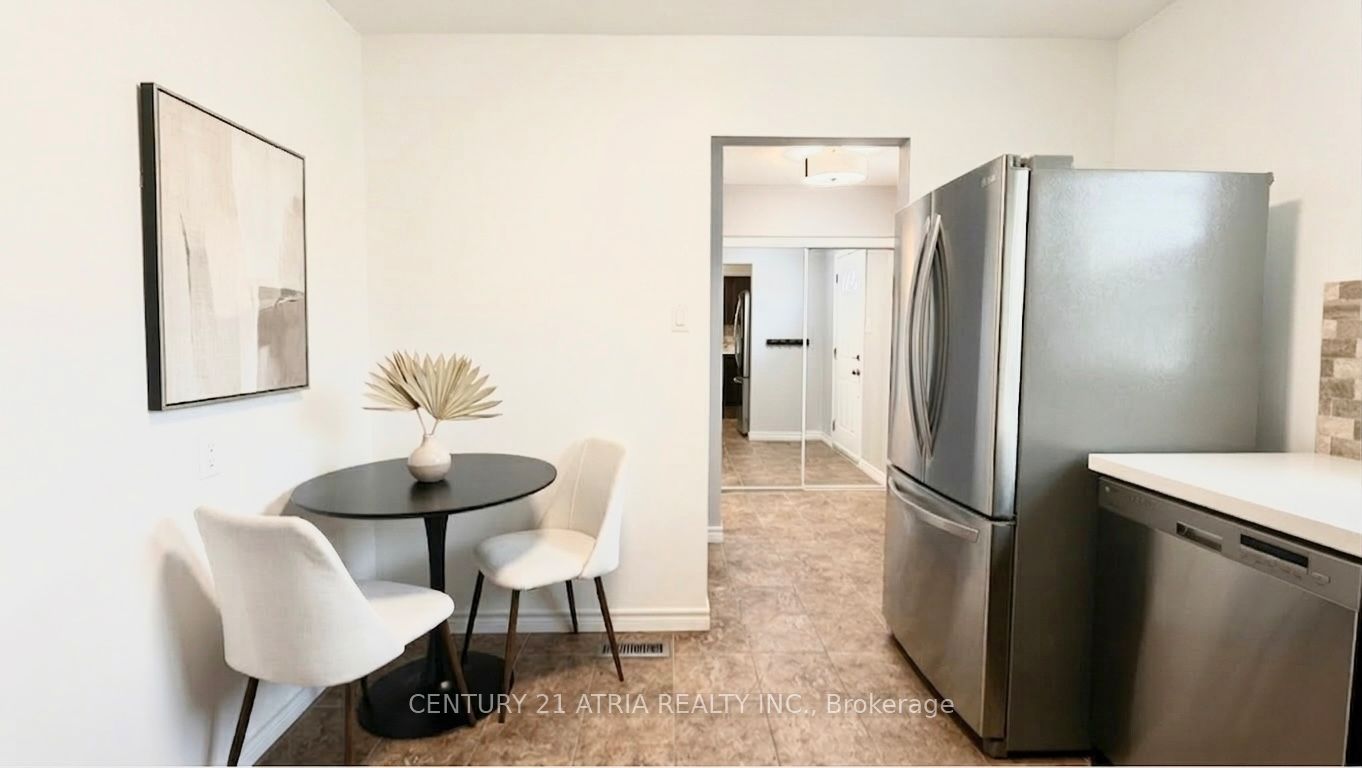 2825 Gananoque Drive 41