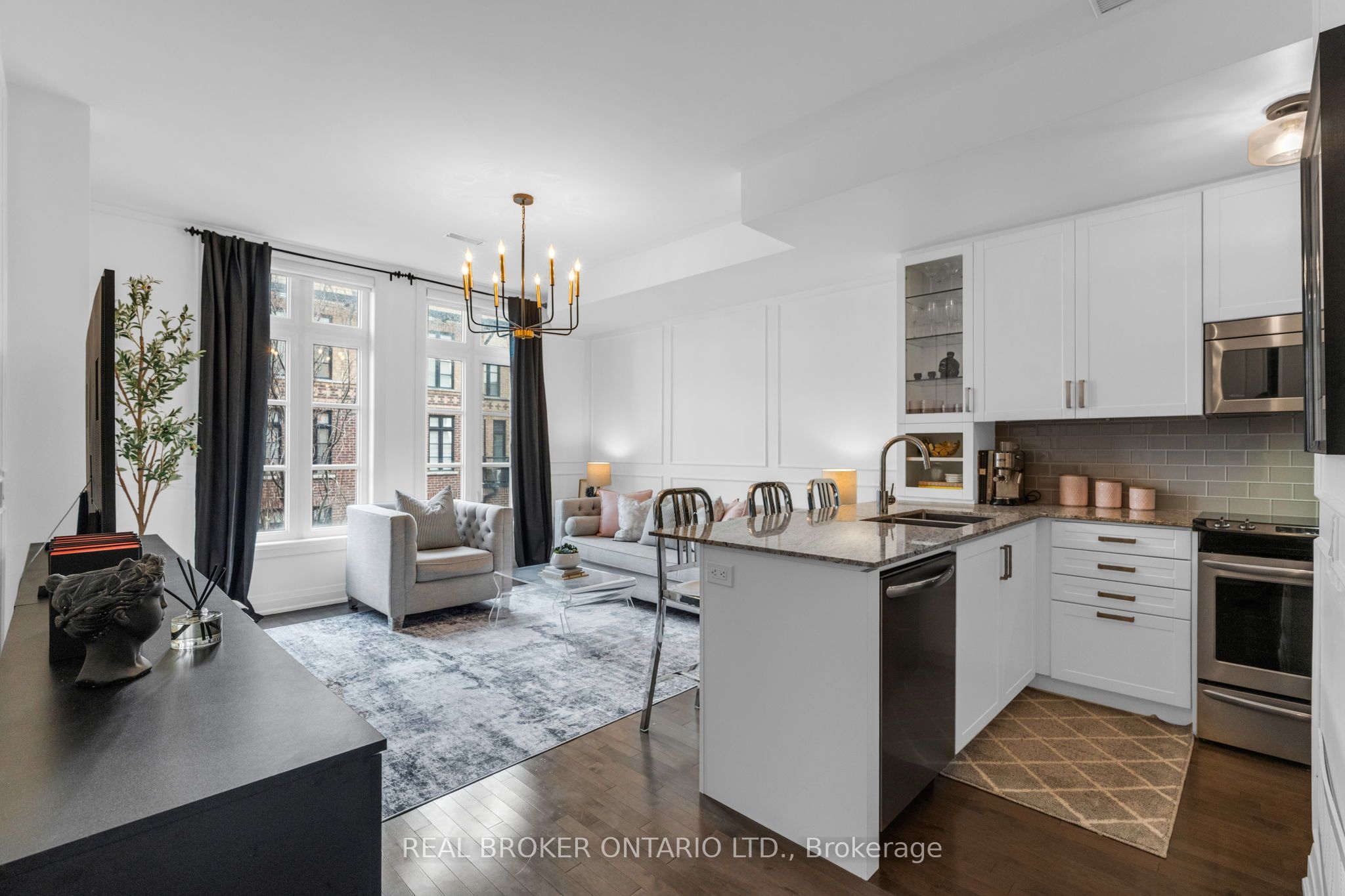 8167 Kipling Avenue 43