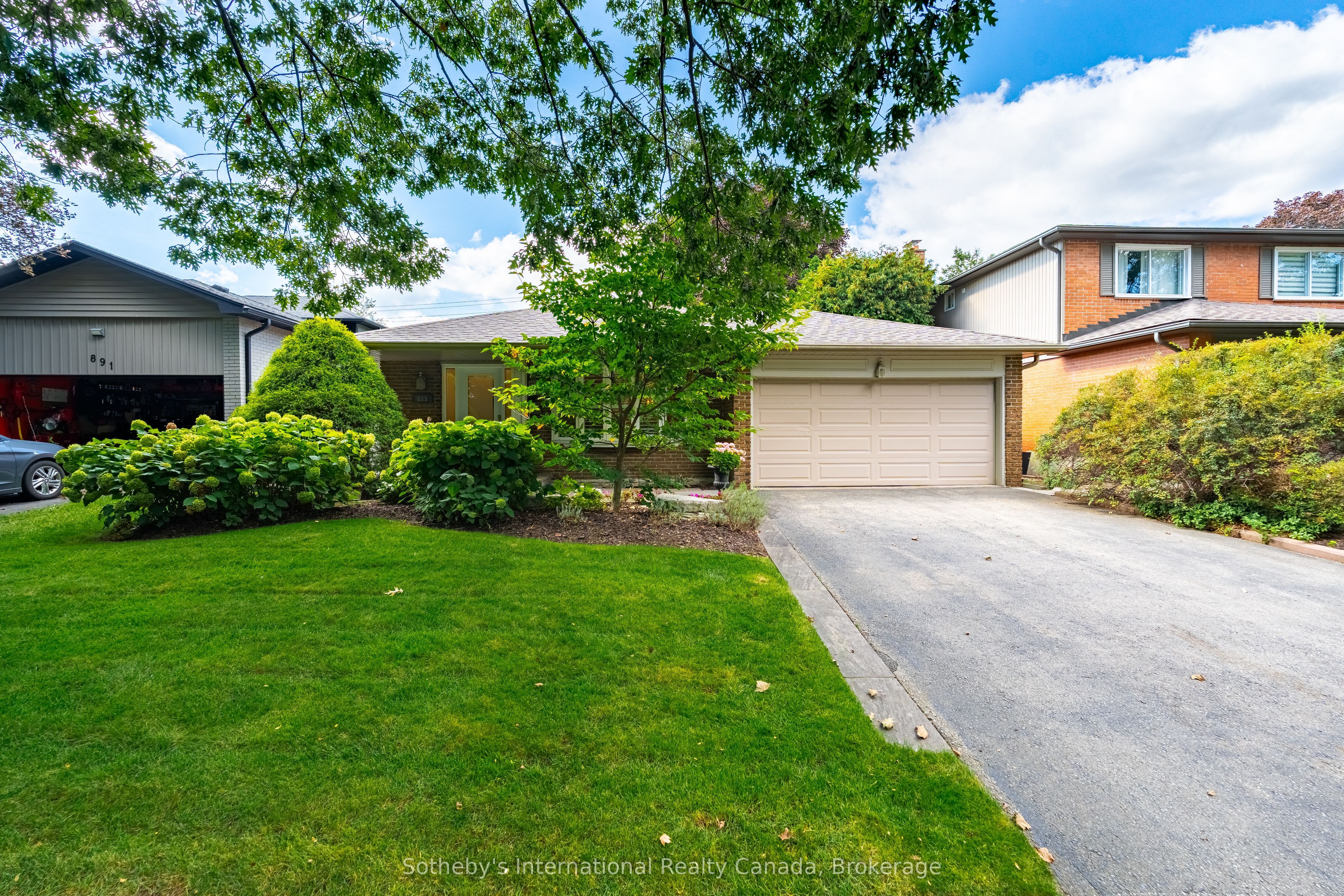 885 Fletcher Valley Crescent