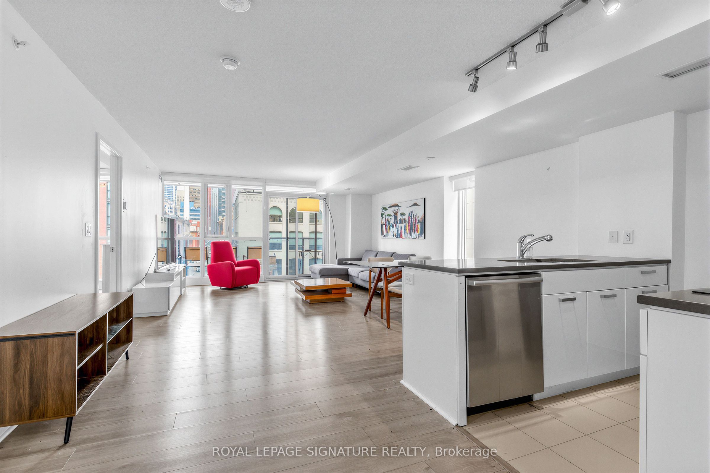 295 Adelaide Street W 414
