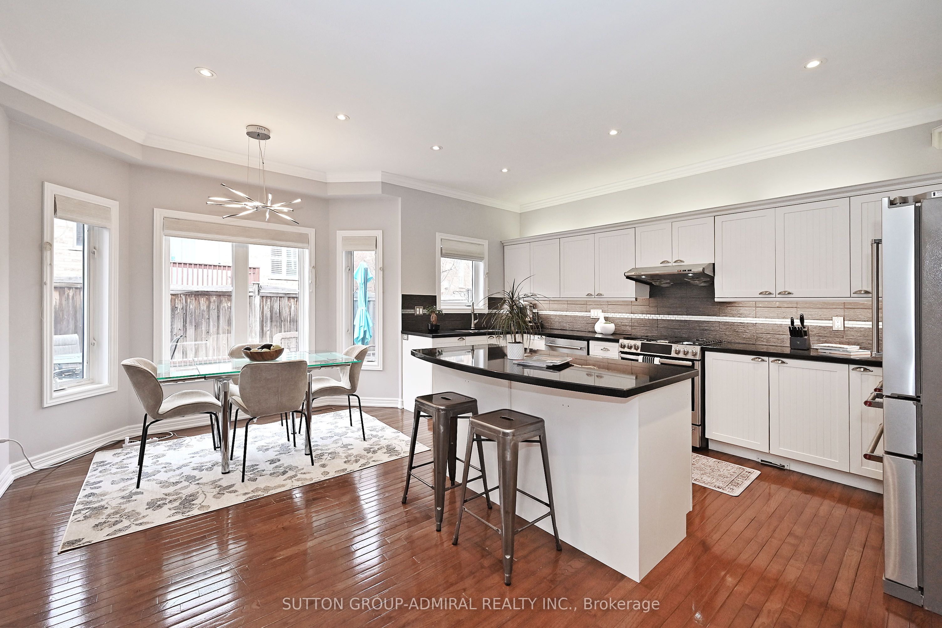 32 Seabreeze Avenue
