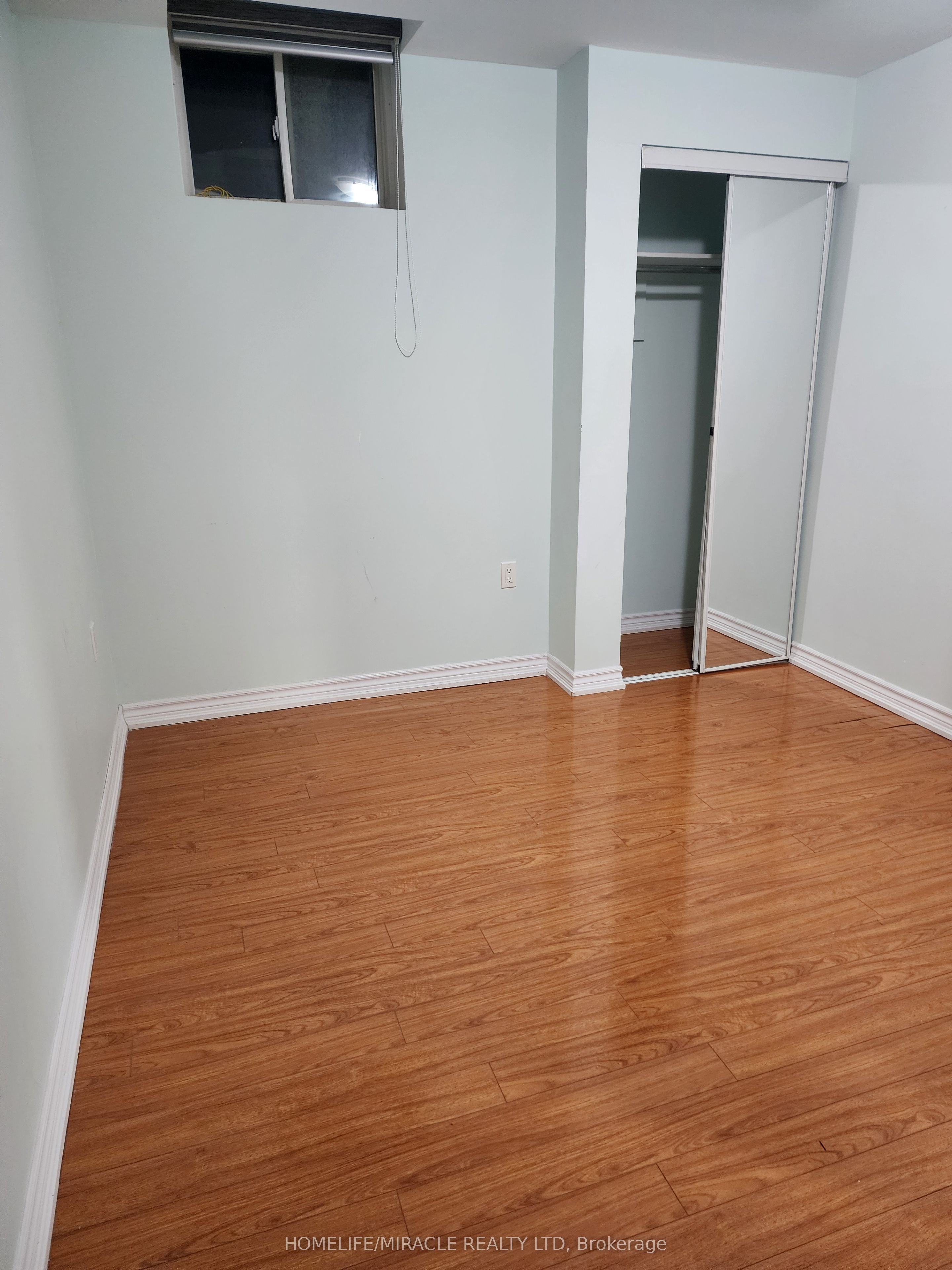 75 Vanderpool Crescent