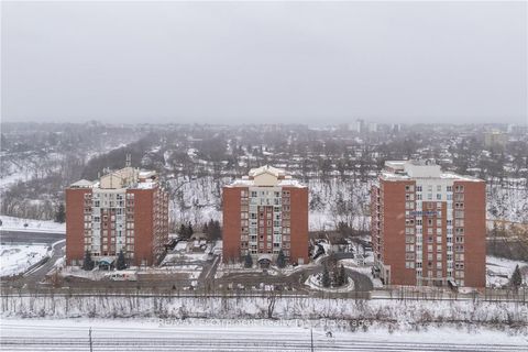 50 Old Mill Road PH8 Oakville ON L6J 7W1