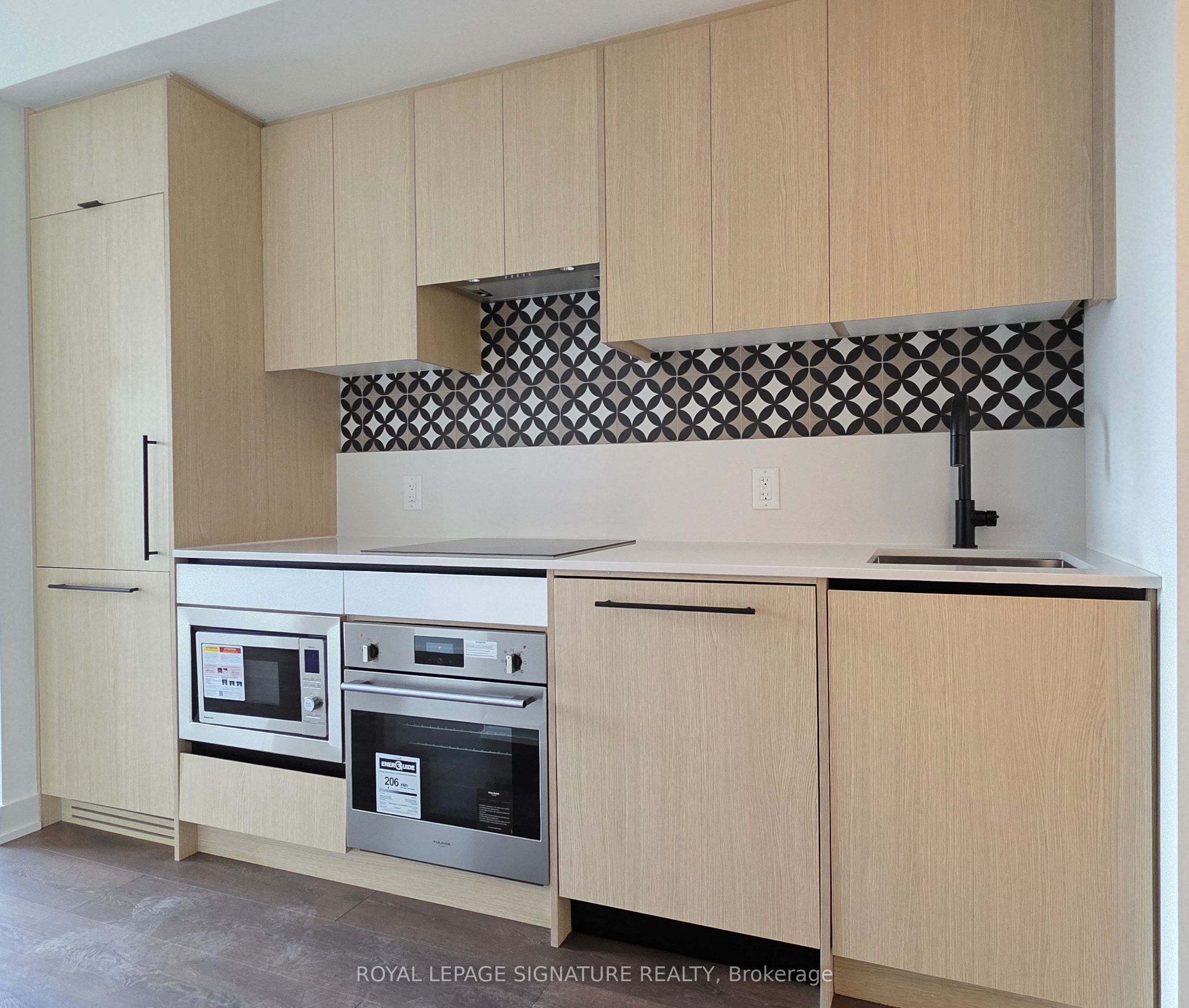 5 Lakeview Avenue 304