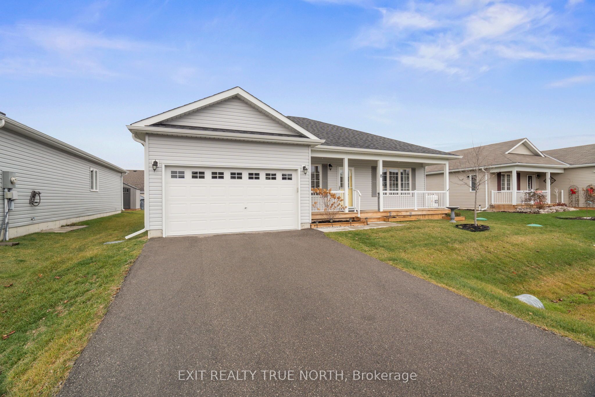 8 Sinclair Crescent