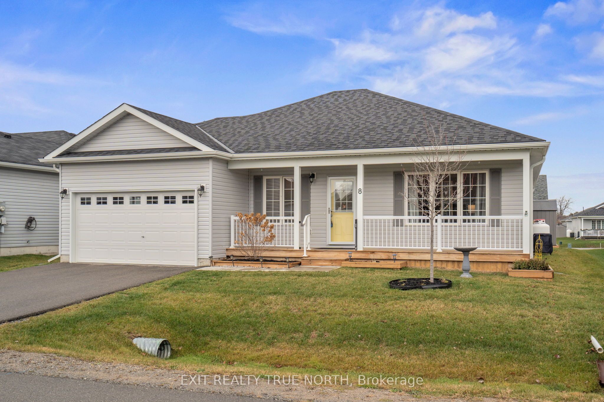 8 Sinclair Crescent