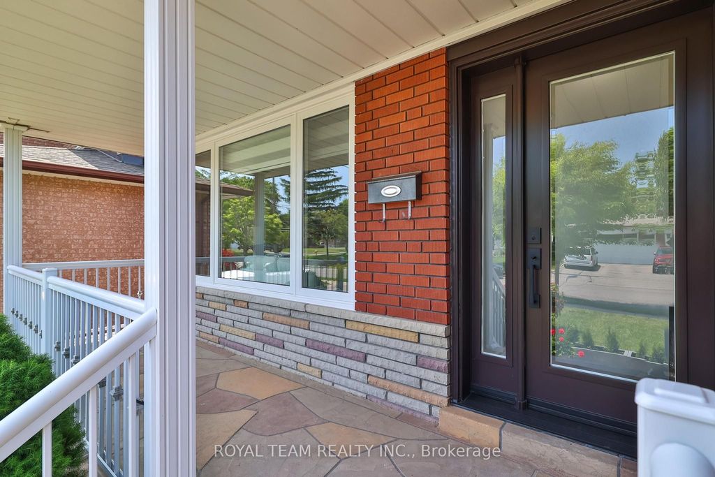 Photo of 6 Crioline Road, Toronto, ON M6L 2S3 (MLS # W12336773)
