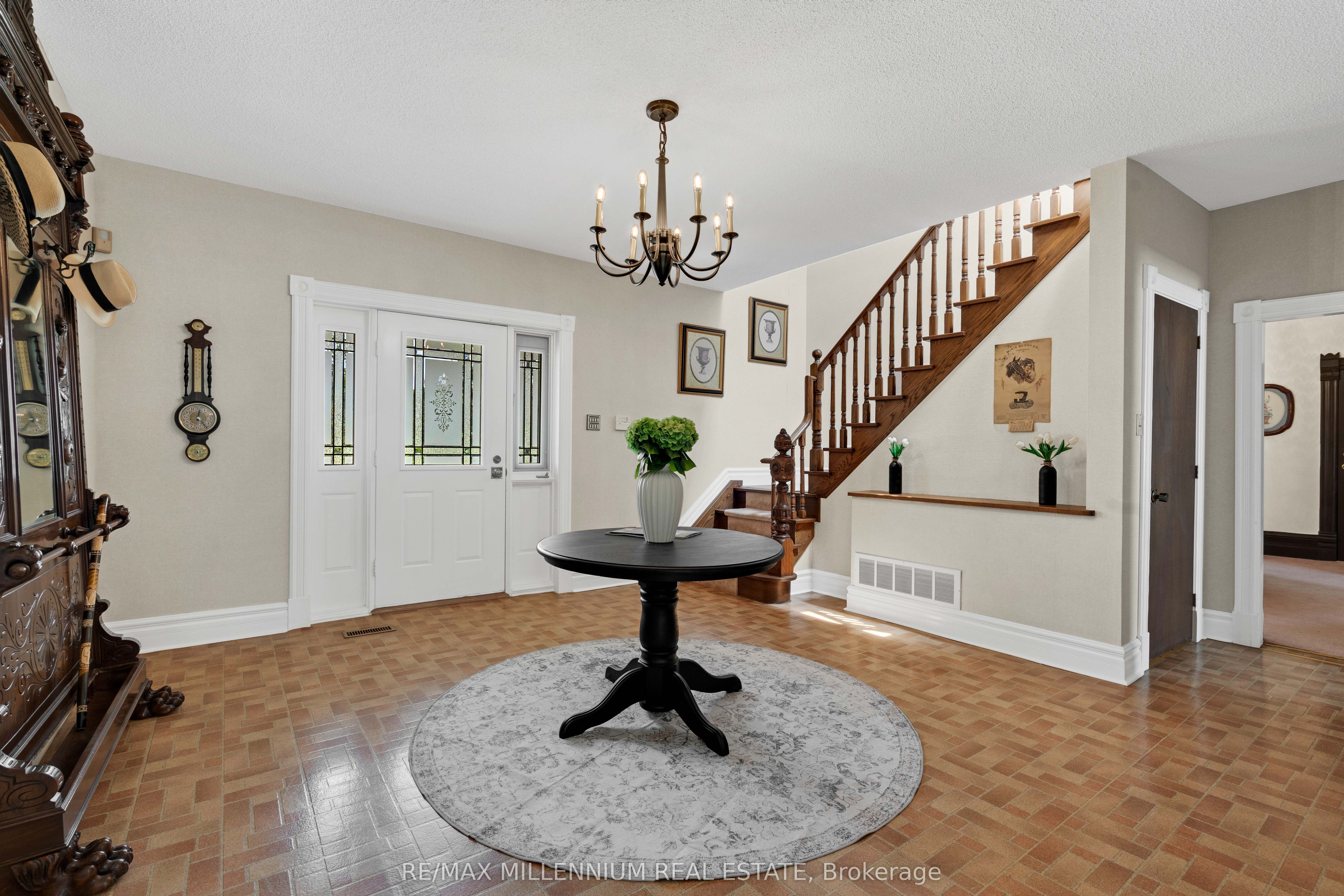 16718 Caledon/king Townline N