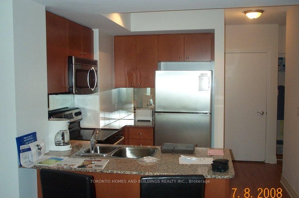 8 Scollard Street 1007