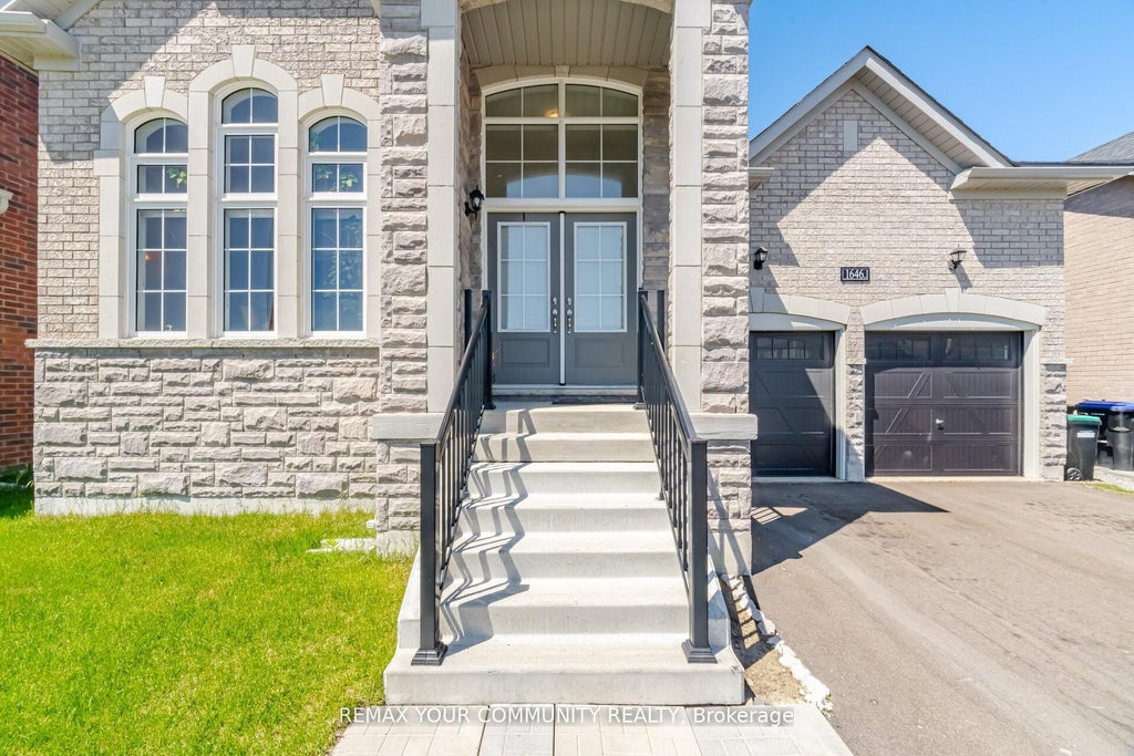 Photo of 1646 Webster Boulevard, Innisfil, ON L9S 0P7 (MLS # N13516972)