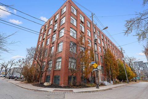 24 Noble Street 207 Toronto ON M6K 2C8