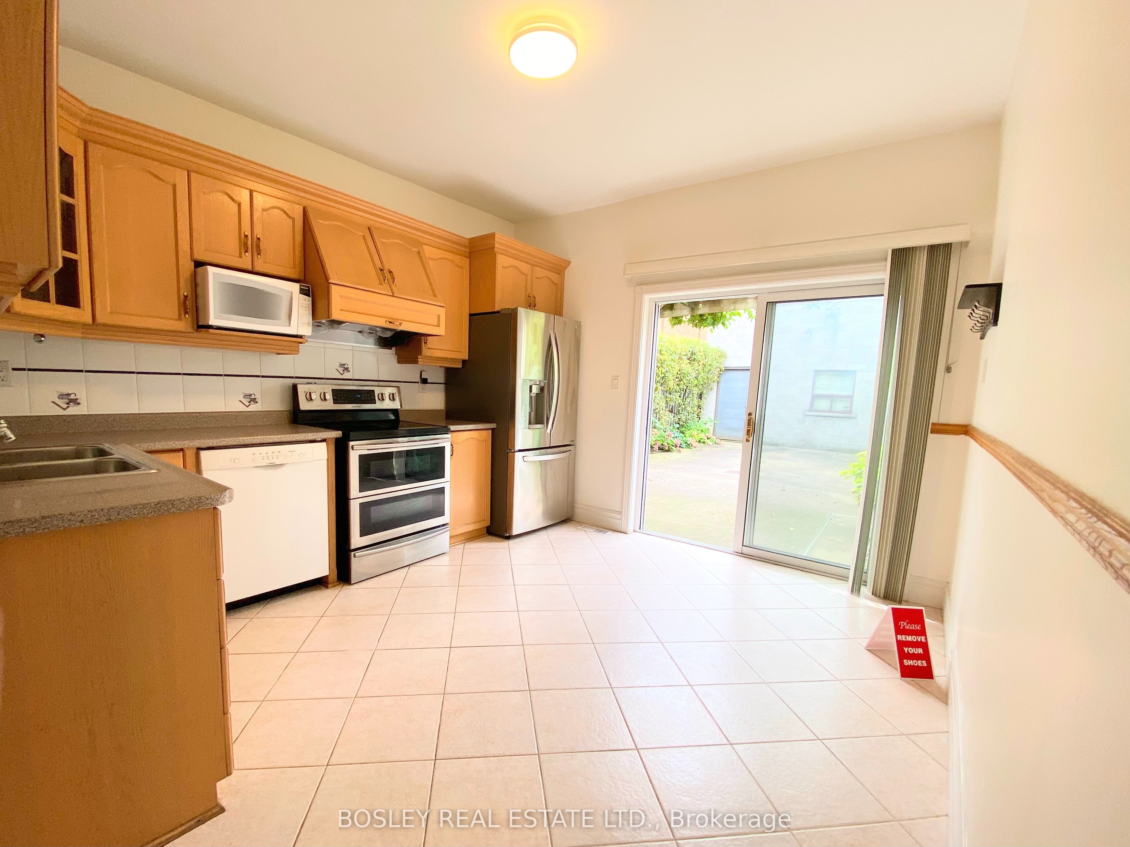 260 Ossington Avenue Main & Lower