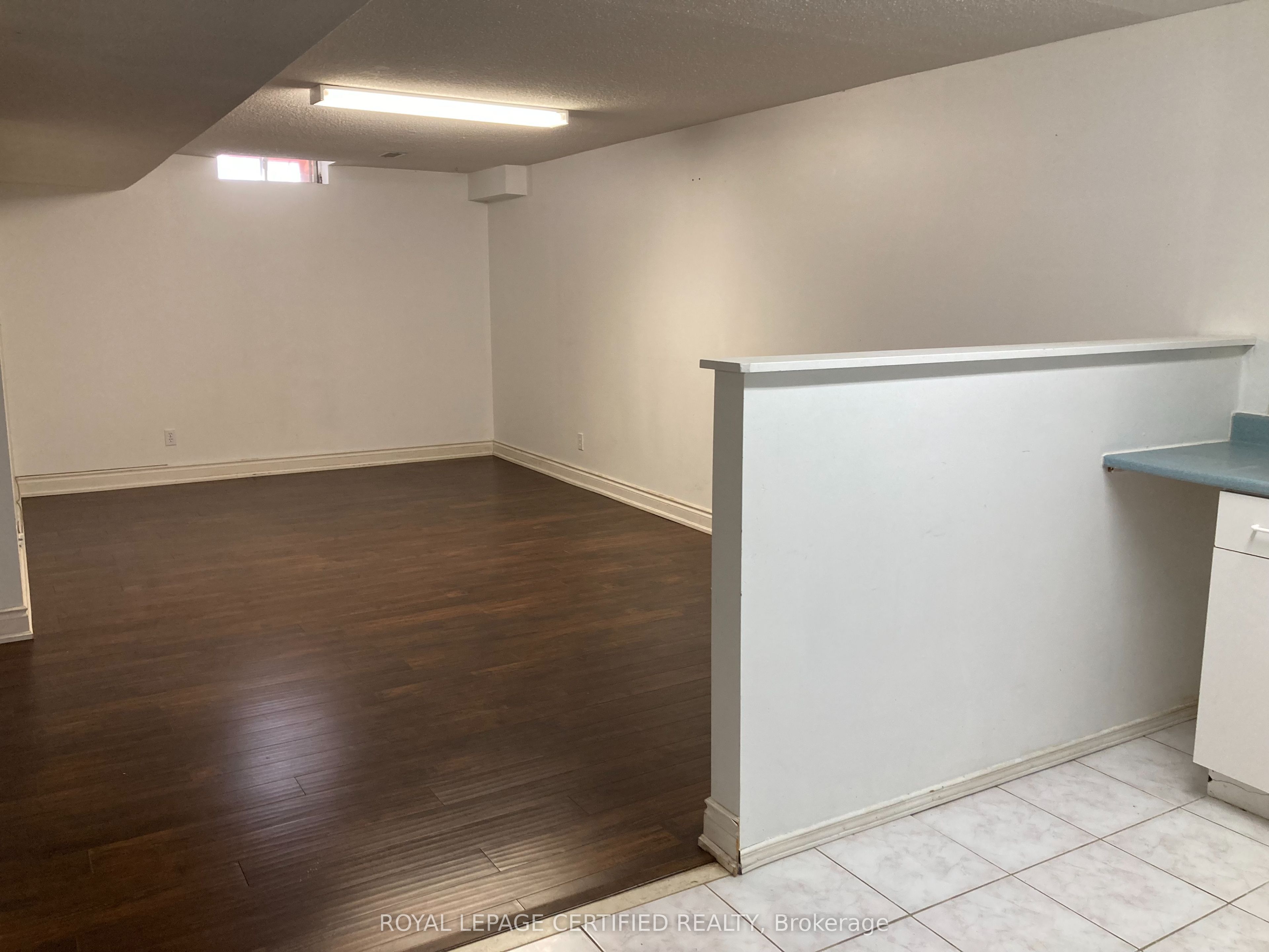 5480 Whitehorn Avenue Bsmt