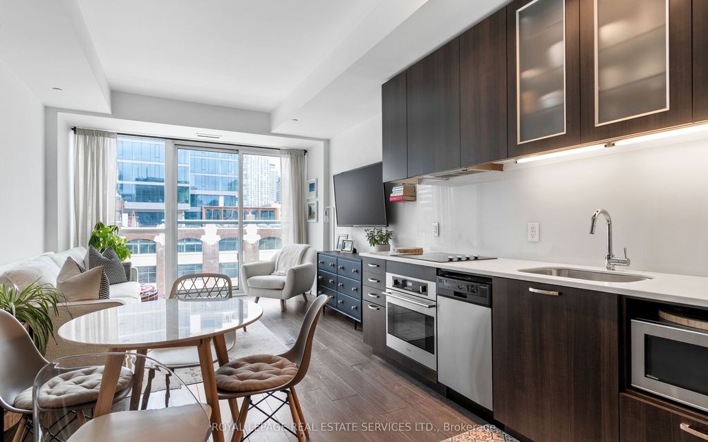 Photo of 508 W Wellington Street W #611, Toronto, ON M5V 1E3 (MLS # C12541782)