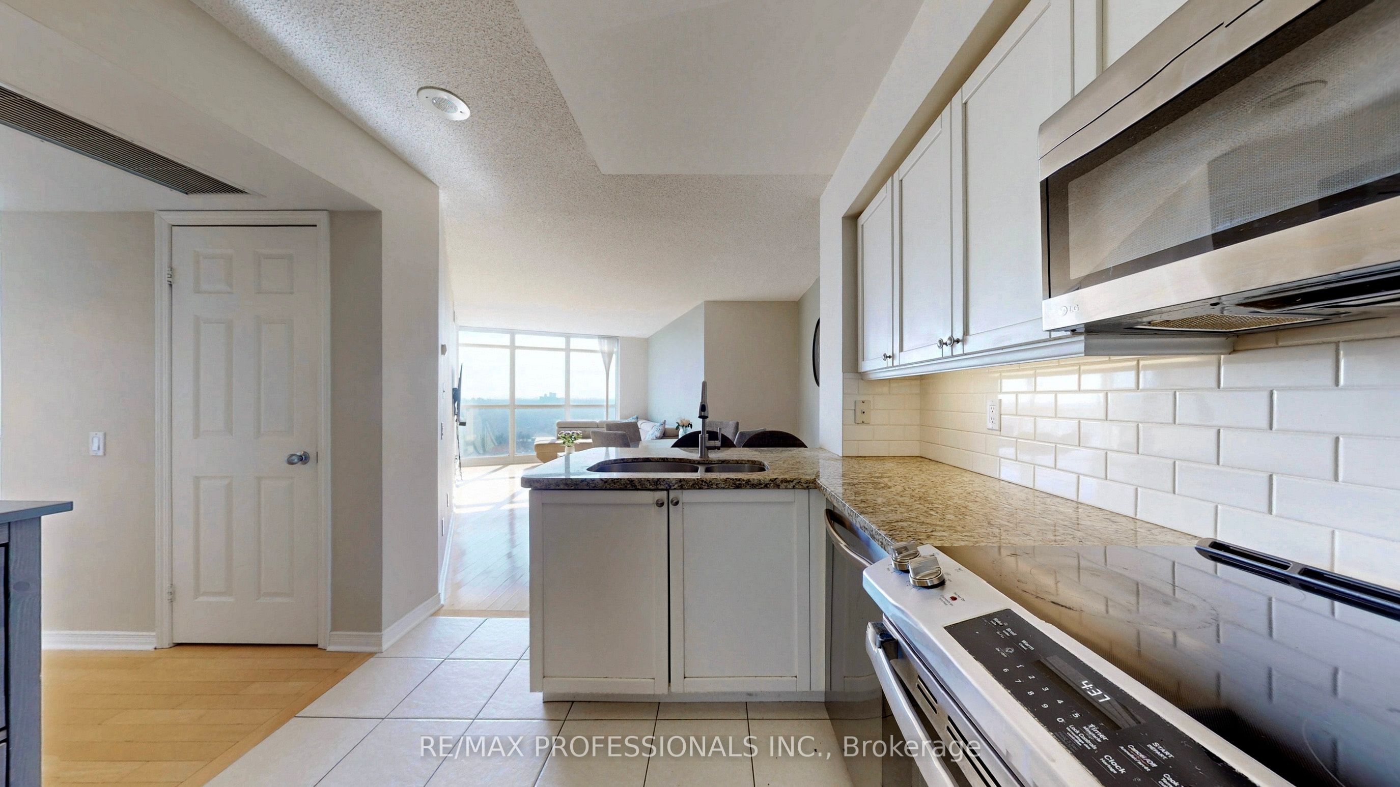 30 Harrison Garden Boulevard 2705