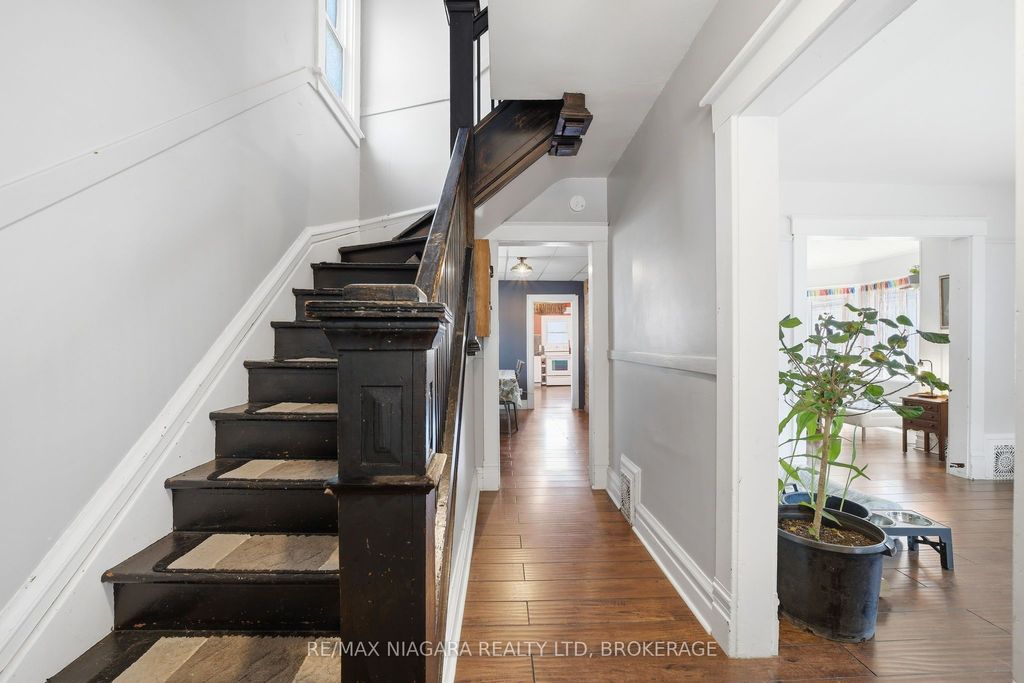 Photo of 4919 Huron Street, Niagara Falls, ON L2E 2J4 (MLS # X12857786)