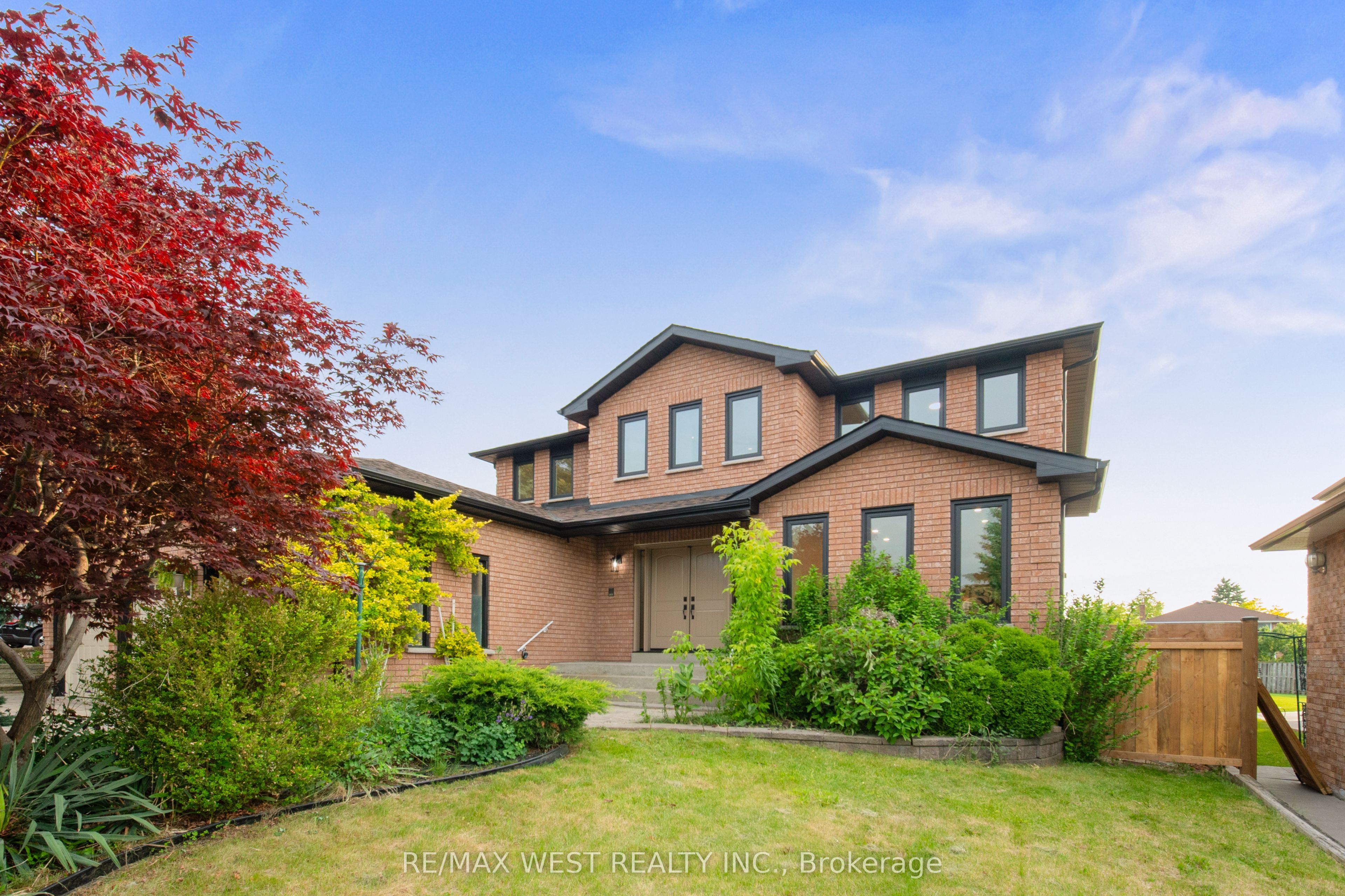 4 Snowcrest Crescent
