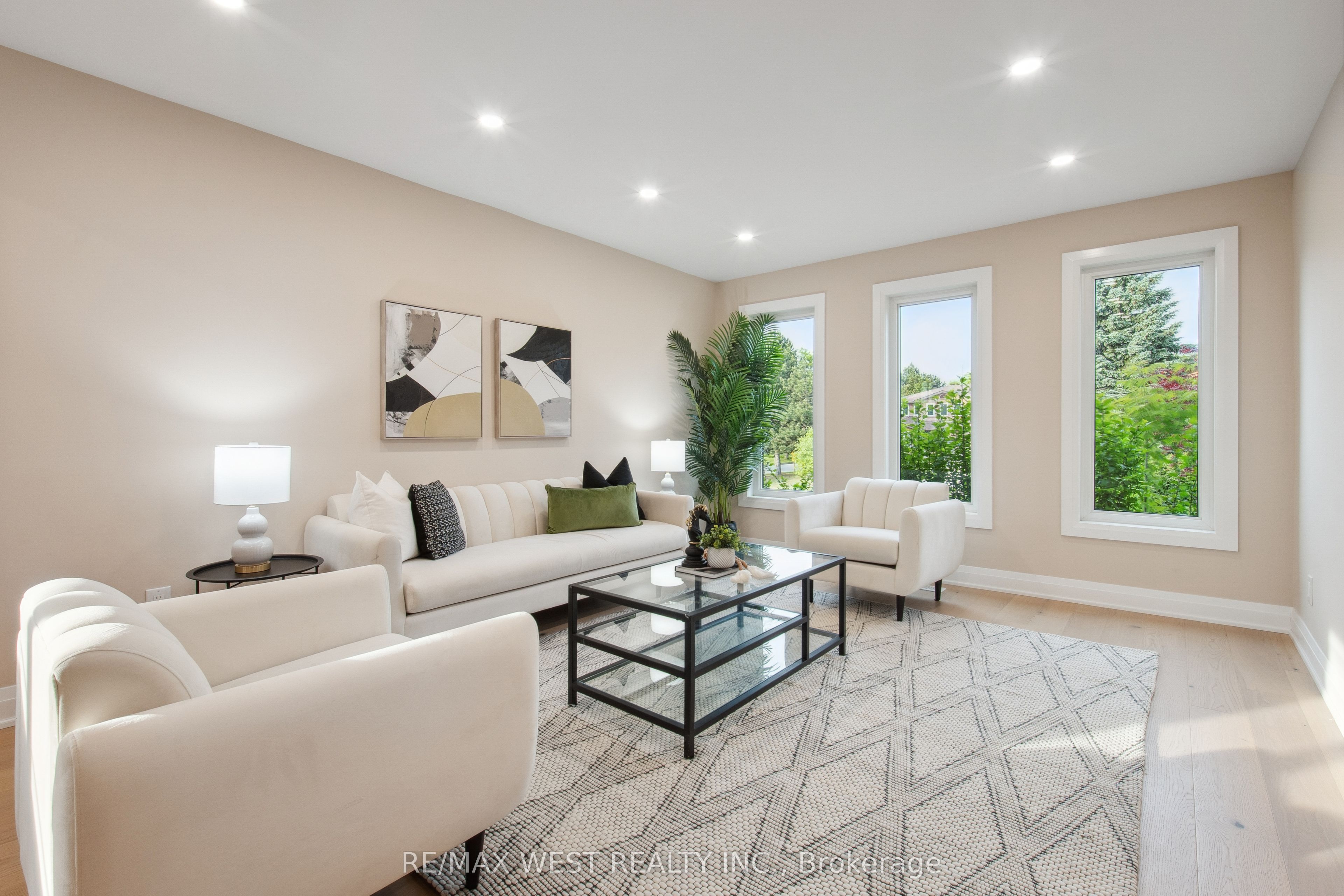 4 Snowcrest Crescent