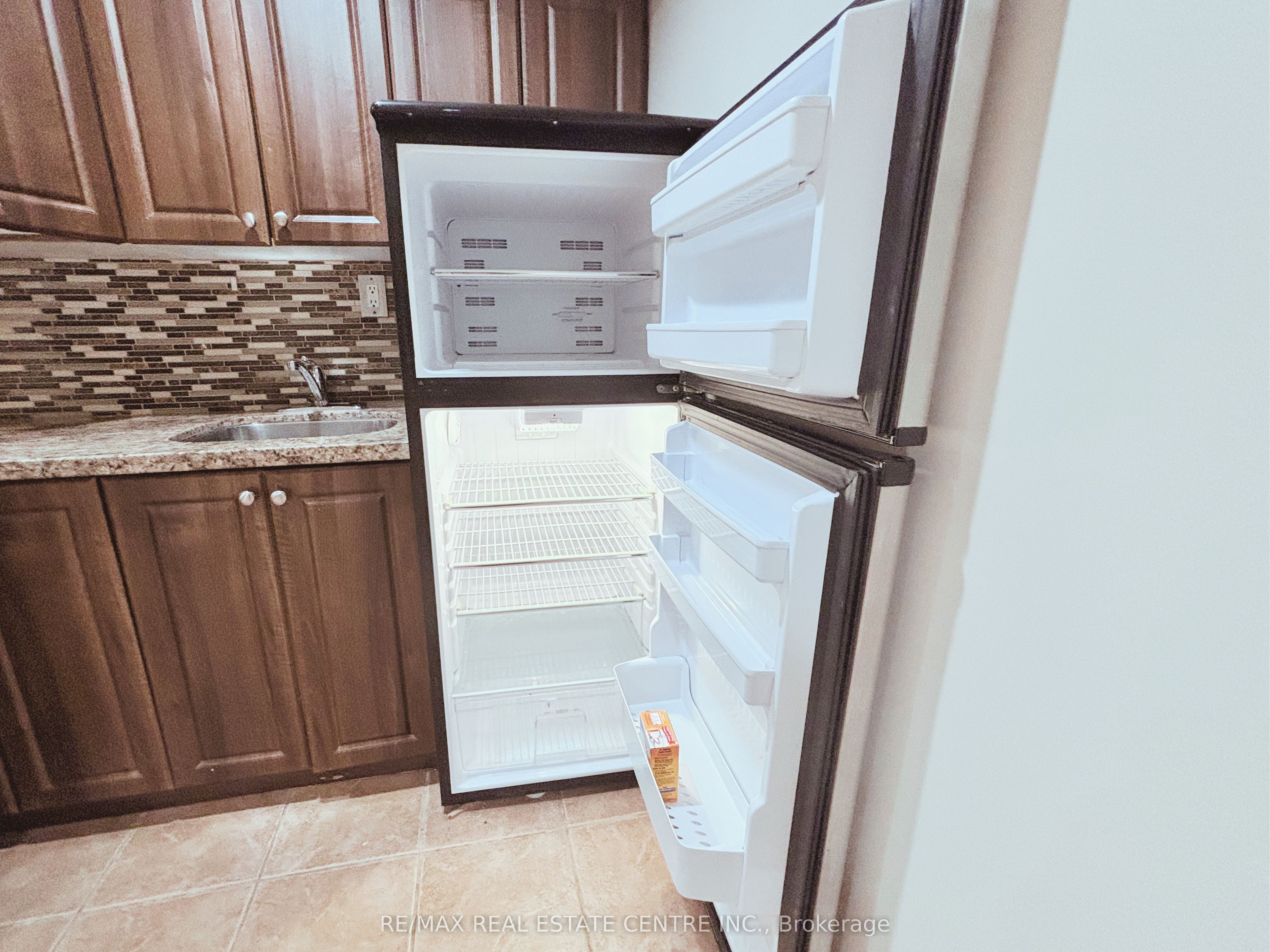 1400 Greenbriar Drive Basement unit 1