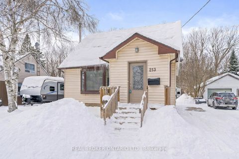 213 Mason Boulevard Halton Hills ON L7J 1A7