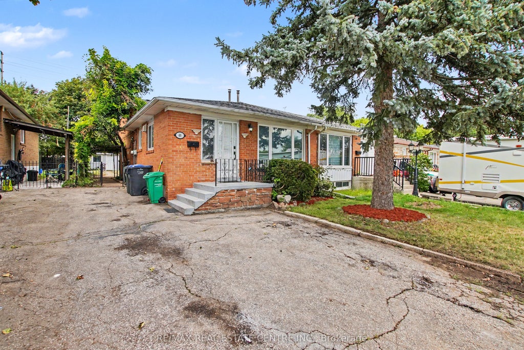 Photo of 46 Northwood Drive, Brampton, ON L6X 2L2 (MLS # W13705222)
