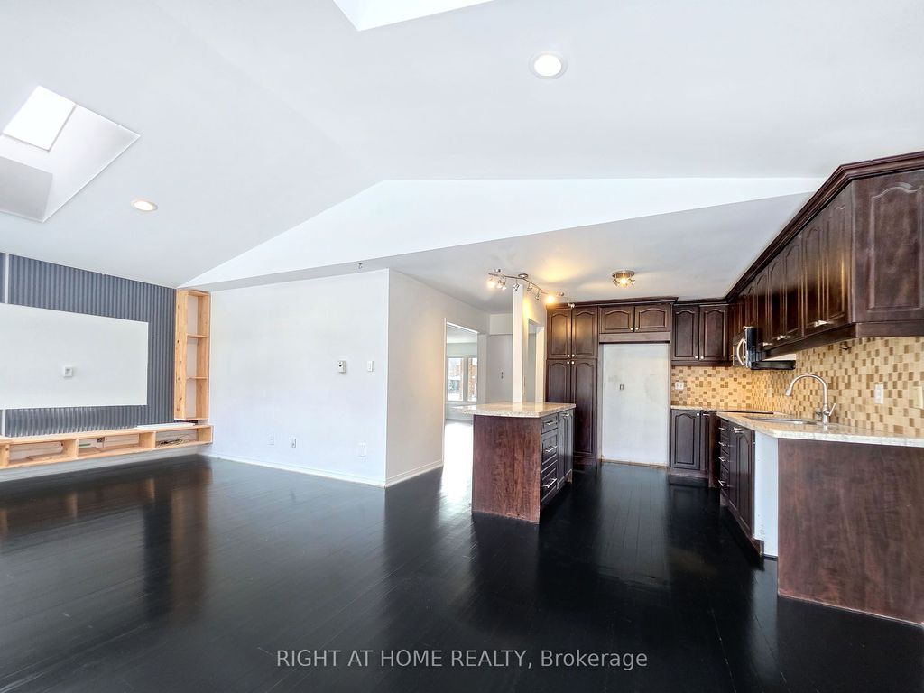 Photo of 6 Buffridge Trail, Brampton, ON L7A 1H2 (MLS # W12607622)