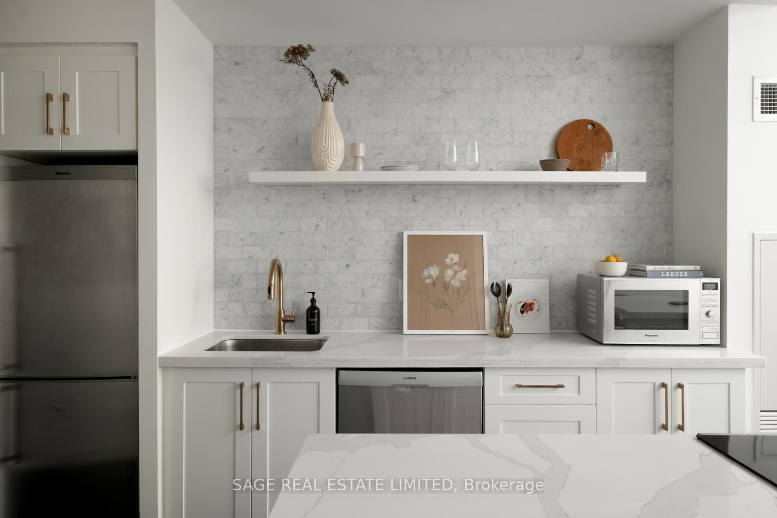 38 Dan Leckie Way 728