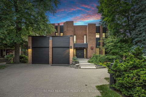 34 Prince Edward Boulevard Markham ON L3T 7G2