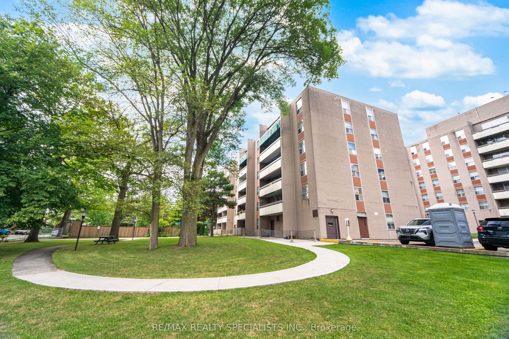 Photo of 3625 Lake Shore Boulevard #206, Toronto, ON M8W 4W2 (MLS # W12520892)