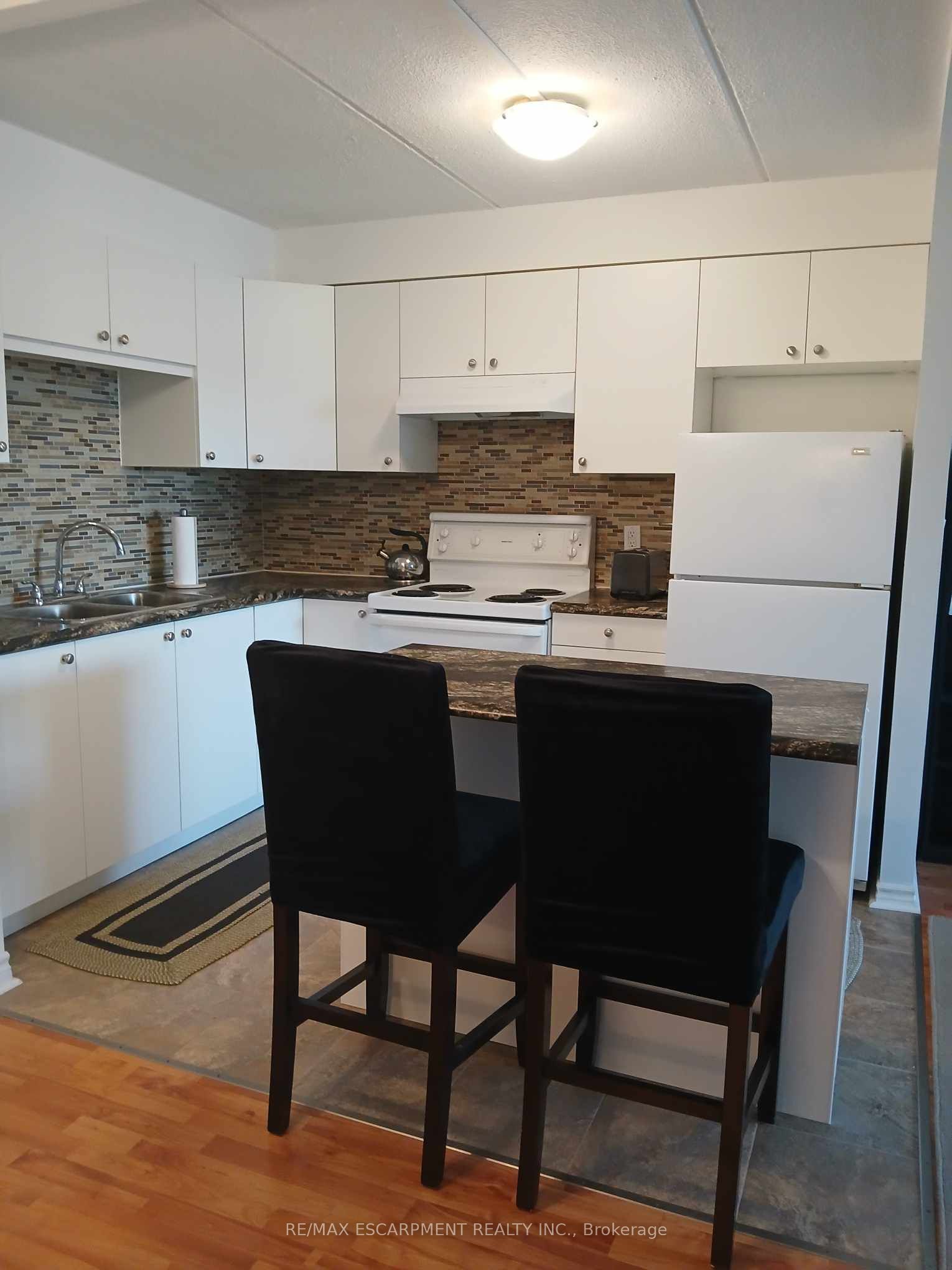 41 Rykert Street 402
