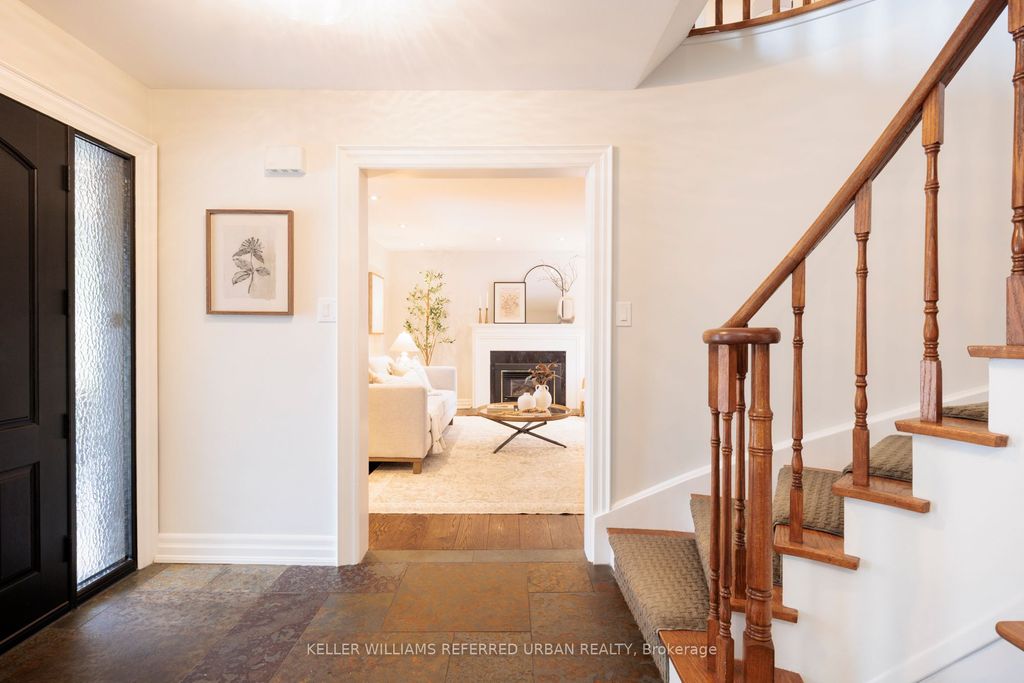 Photo of 6 Prentice Court, Markham, ON L3R 2X7 (MLS # N12917418)
