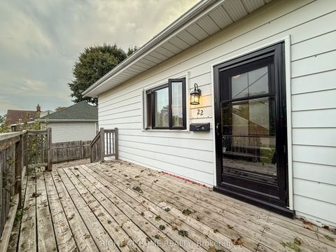 Photo of 22 Westmount Street, Oshawa, ON L1J 4W9 (MLS # E12420644)