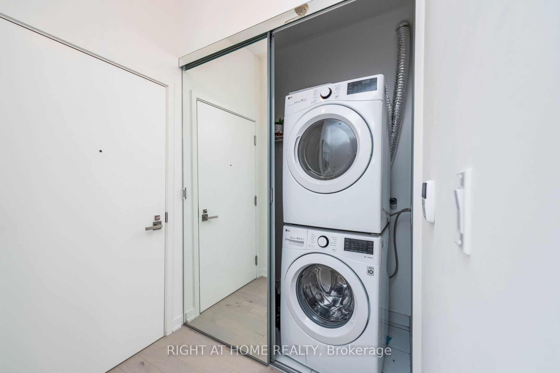 30 Ordnance Street PH2907