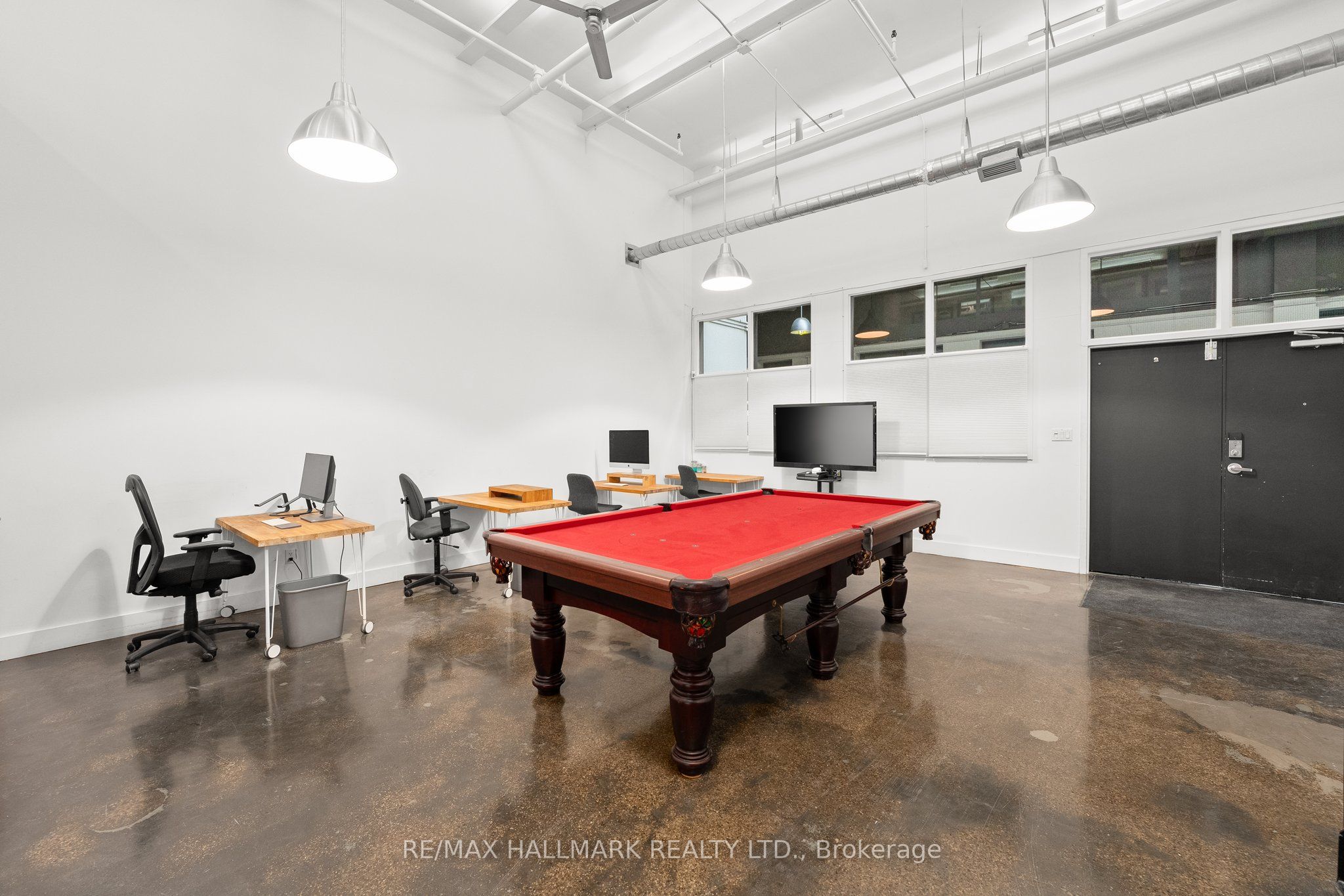 1159 Dundas Street E 156