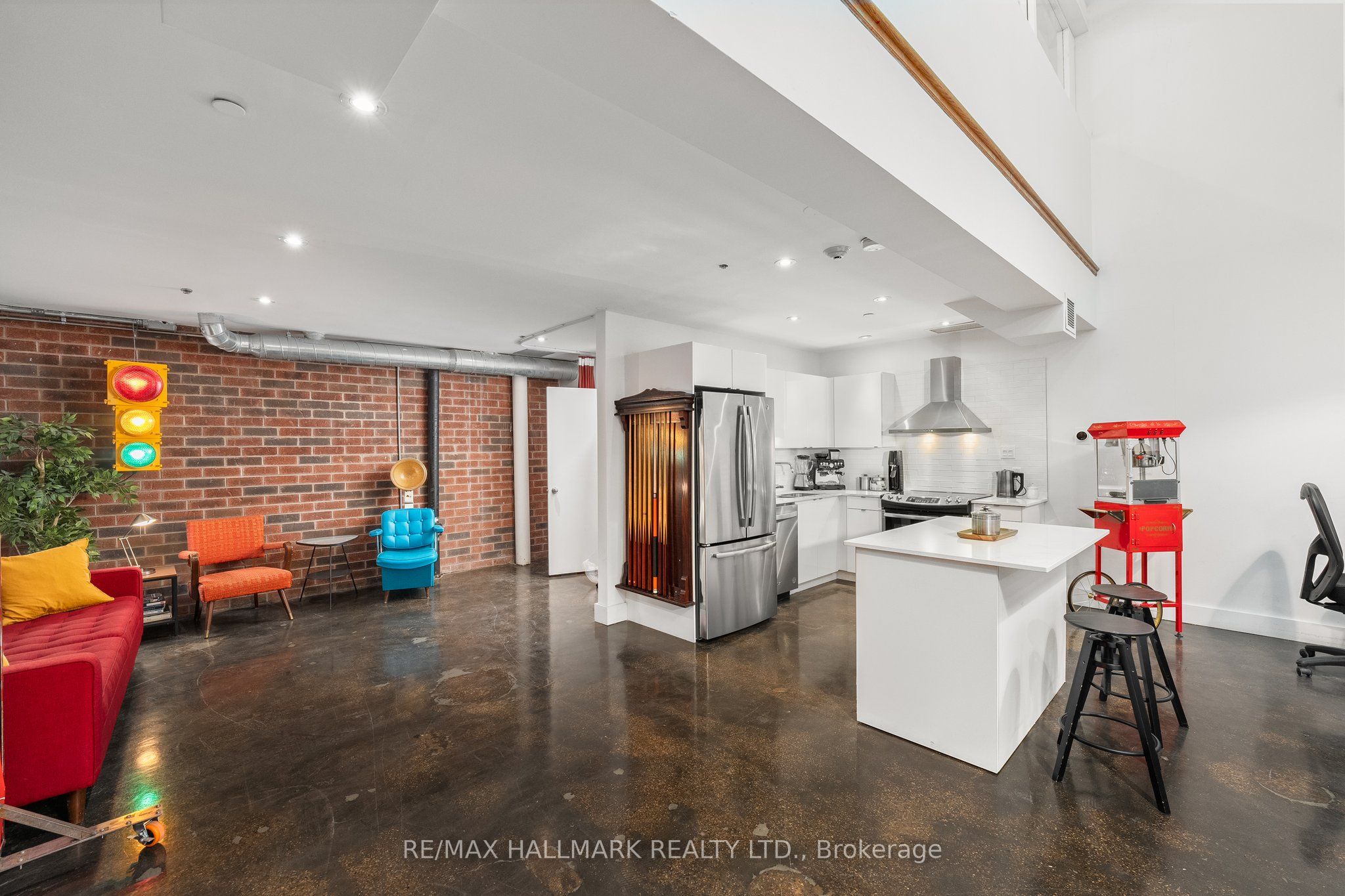 1159 Dundas Street E 156