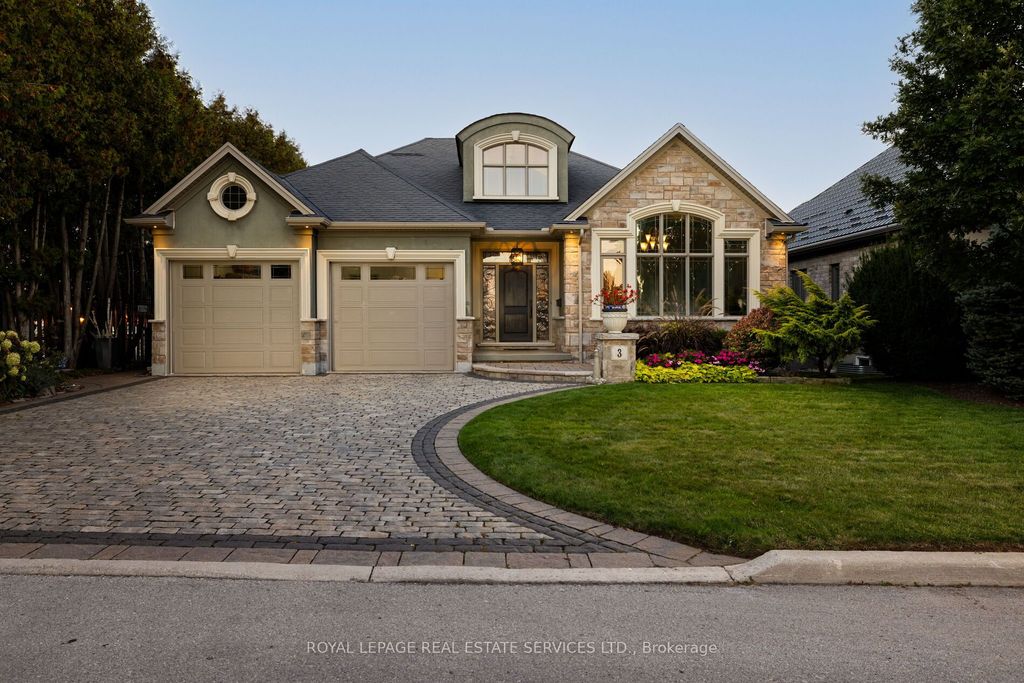 Photo of 61 Lake Street #3, Grimsby, ON L3M 2G6 (MLS # X12893606)