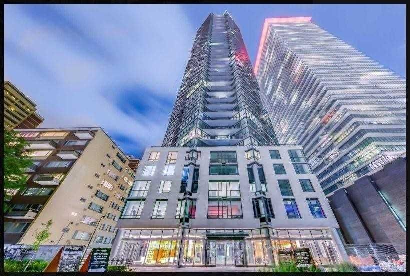 45 CHARLES Street E 3915