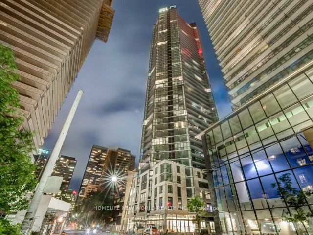 45 CHARLES Street E 3915