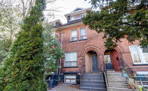32 Fuller Avenue Lower Toronto ON M6R 2C3