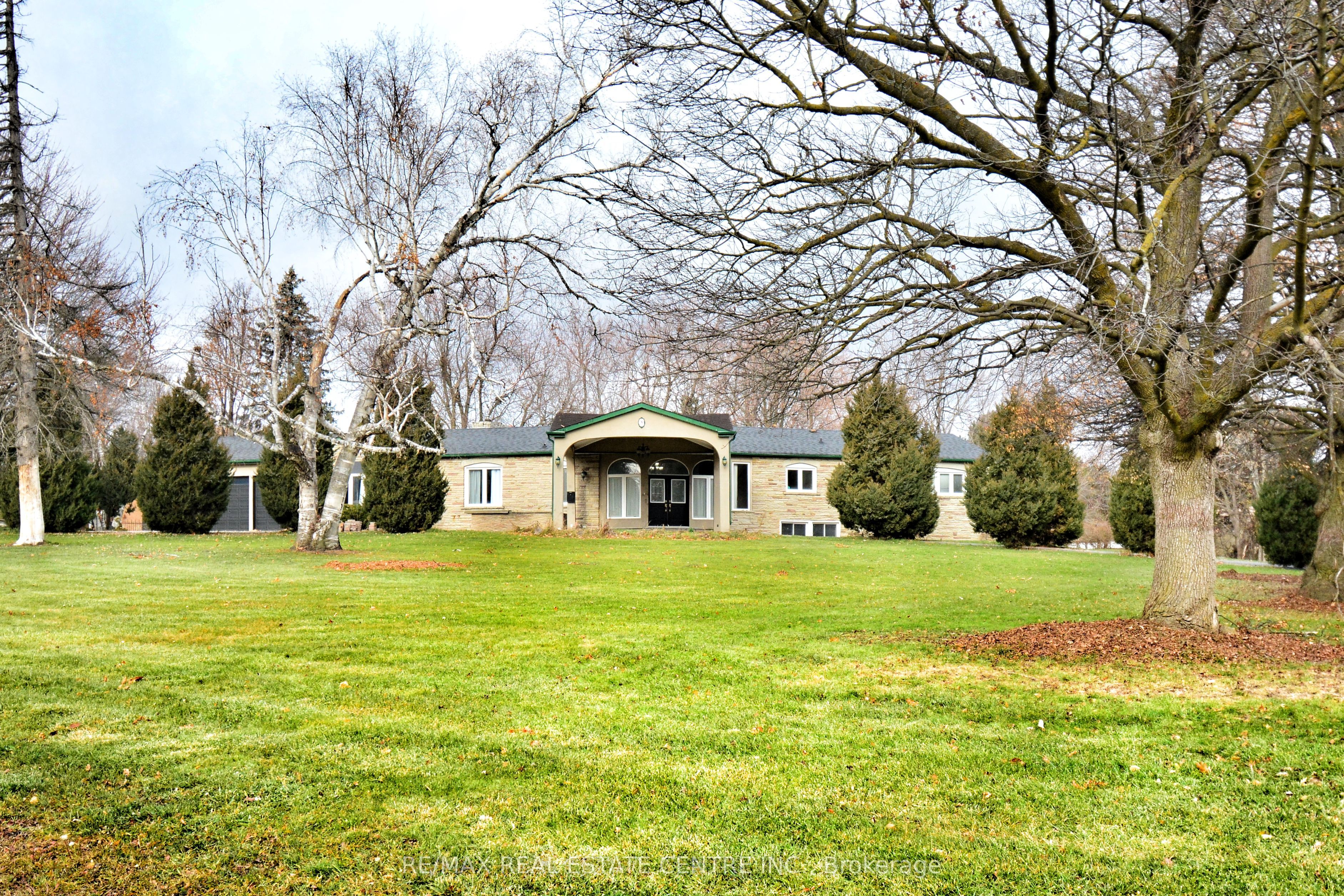 20 Crescent Hill Drive N