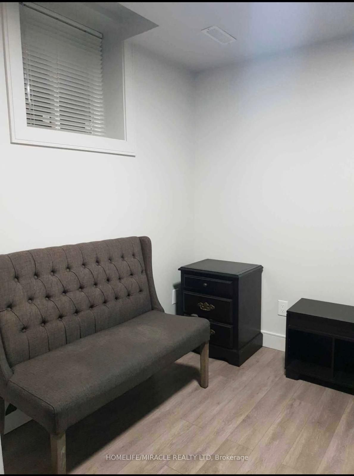 44 Andy Crescent Lower Level