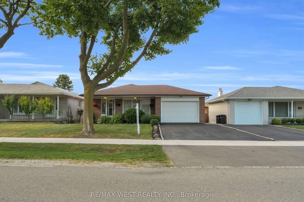 Photo of 304 La Rose Avenue, Toronto, ON M9P 1B9 (MLS # W12385051)