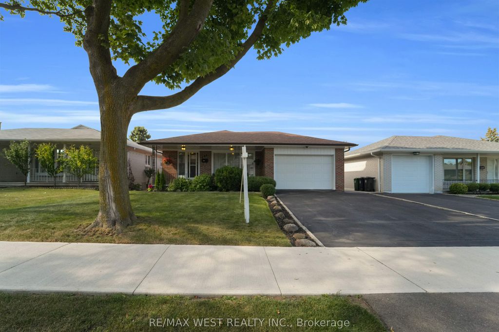 Photo of 304 La Rose Avenue, Toronto, ON M9P 1B9 (MLS # W12385051)